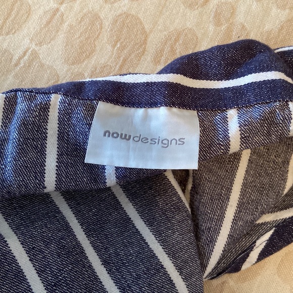 now designs striped apron - Picture 2 of 2